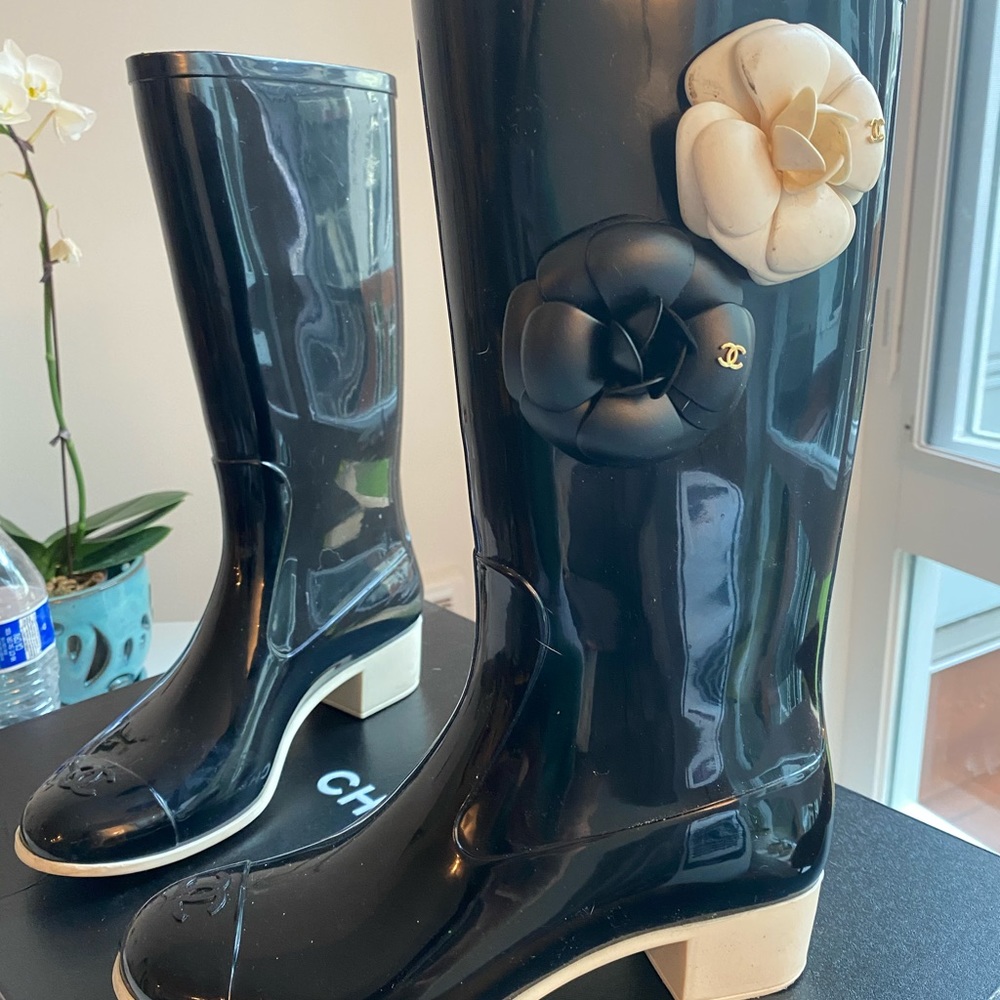 Rare Excellent condition Chanel rain boots
